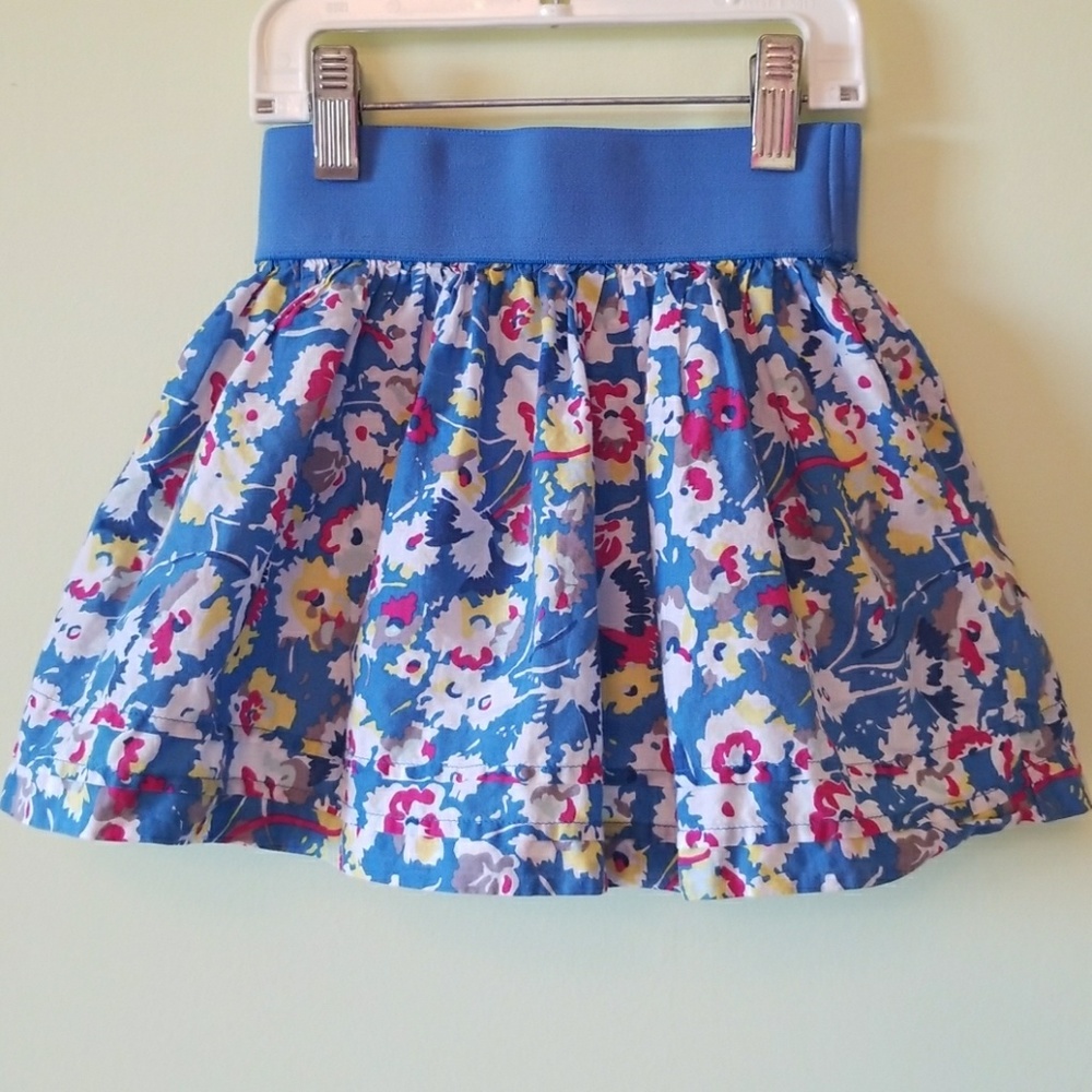 GAP Elastic waist floral cotton swing skirt.